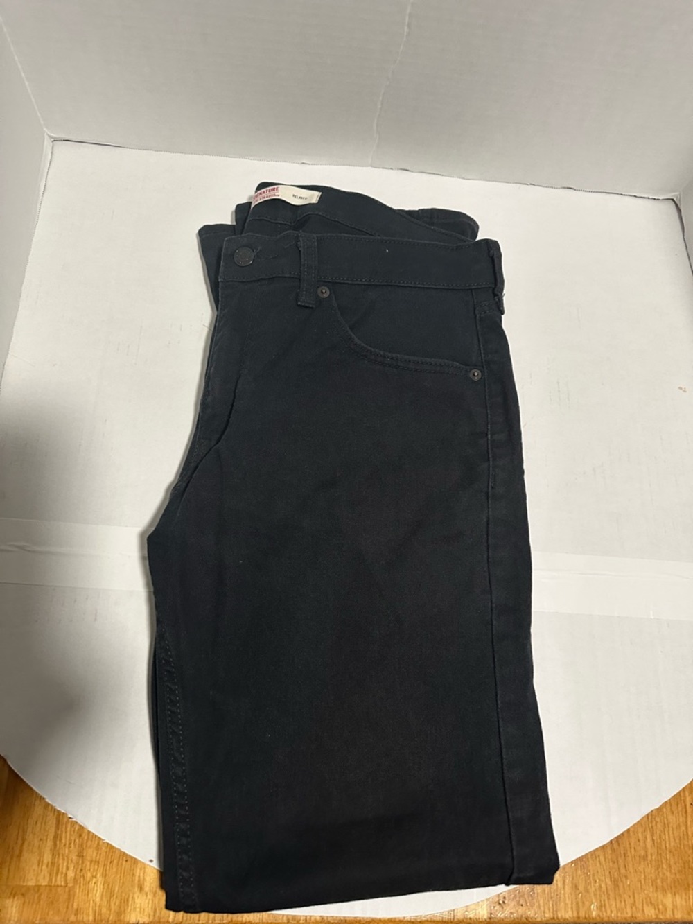 Signature Men's Relaxed Jeans in Black